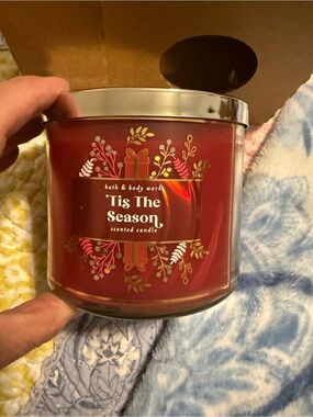 Bath & Body Works Red Holiday 'Tis The Season Decorative 3 wick Candle NEW